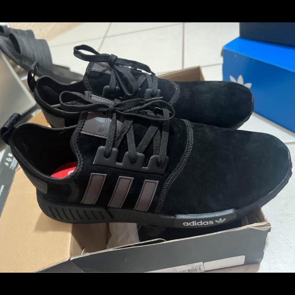 Adidas NMD R1 Sneakers